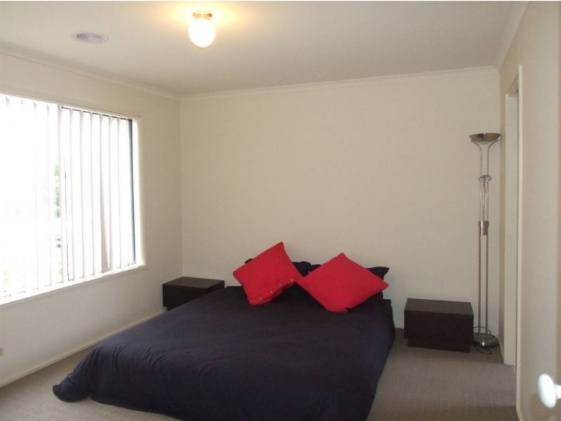 66 Tipperary Cct, Pakenham VIC 3810