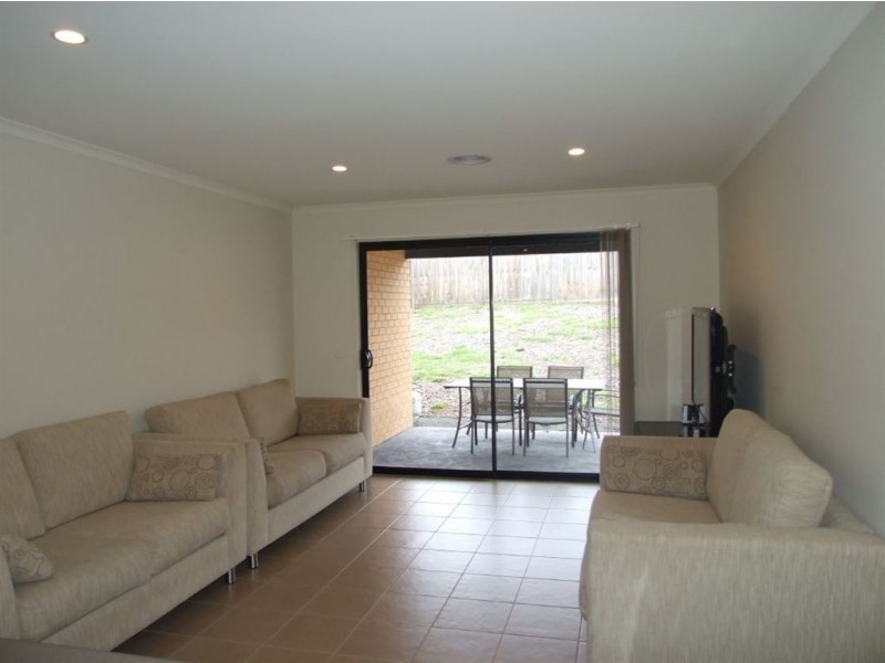 66 Tipperary Cct, Pakenham VIC 3810
