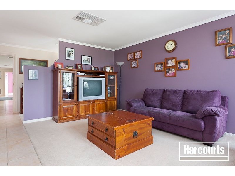 4 Nicola Court, Pakenham VIC 3810