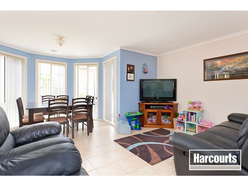 4 Nicola Court, Pakenham VIC 3810