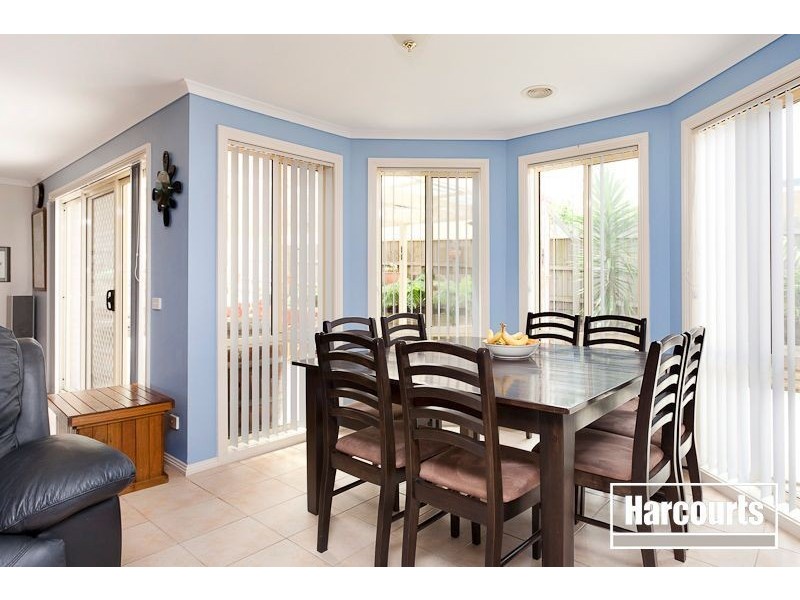 4 Nicola Court, Pakenham VIC 3810