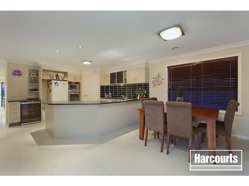 30 Blackwood Drive, Pakenham VIC 3810