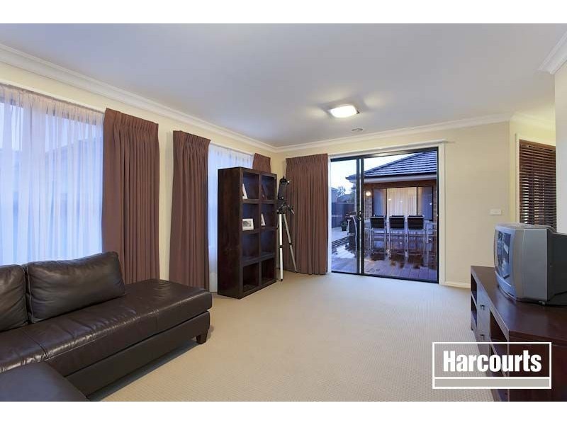 30 Blackwood Drive, Pakenham VIC 3810
