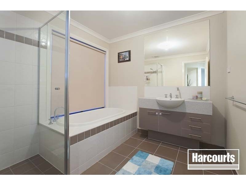 30 Blackwood Drive, Pakenham VIC 3810
