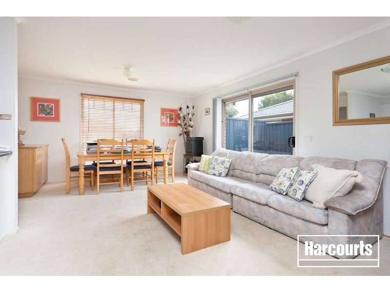 15 Scarlet Crescent, Pakenham VIC 3810
