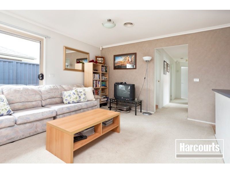 15 Scarlet Crescent, Pakenham VIC 3810