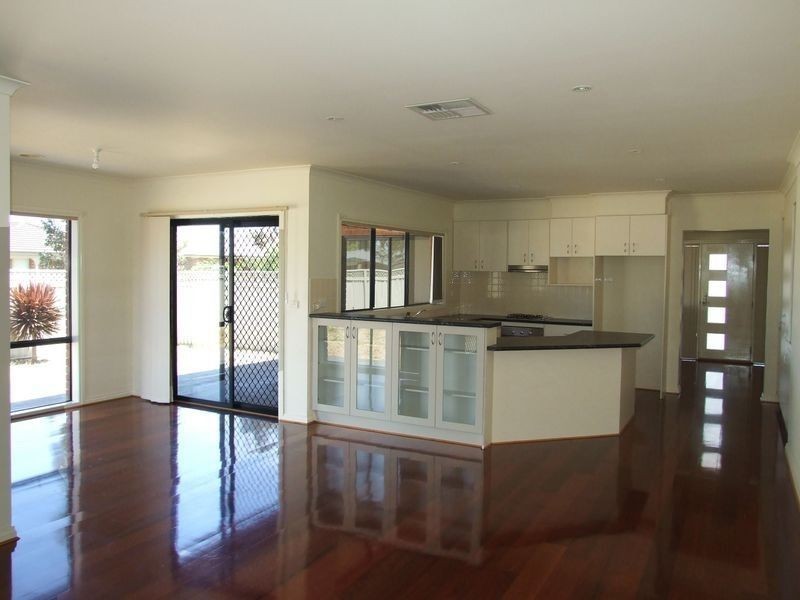 9 Wonboyn Close, Pakenham VIC 3810