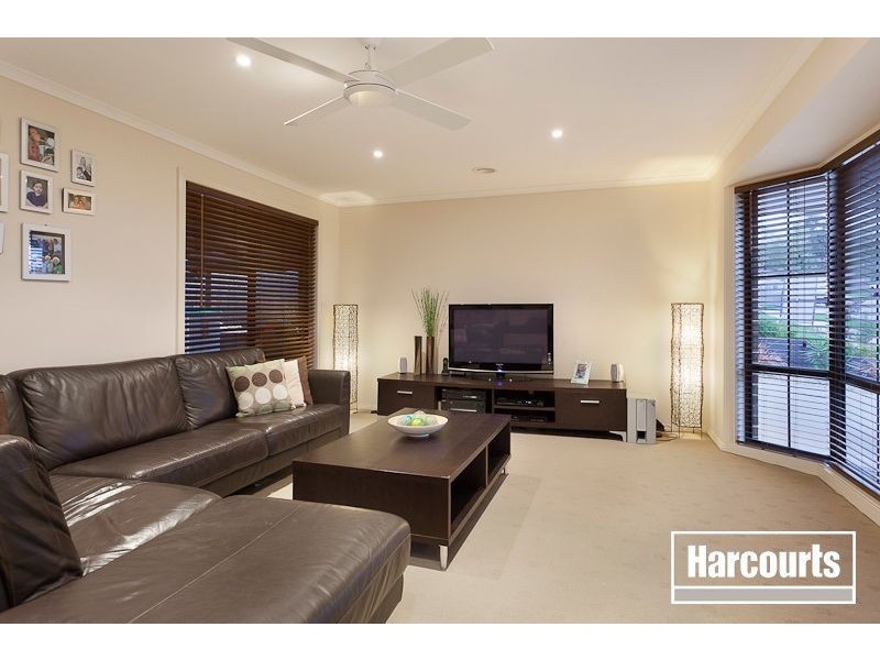 21 Swampgum Close, Pakenham VIC 3810