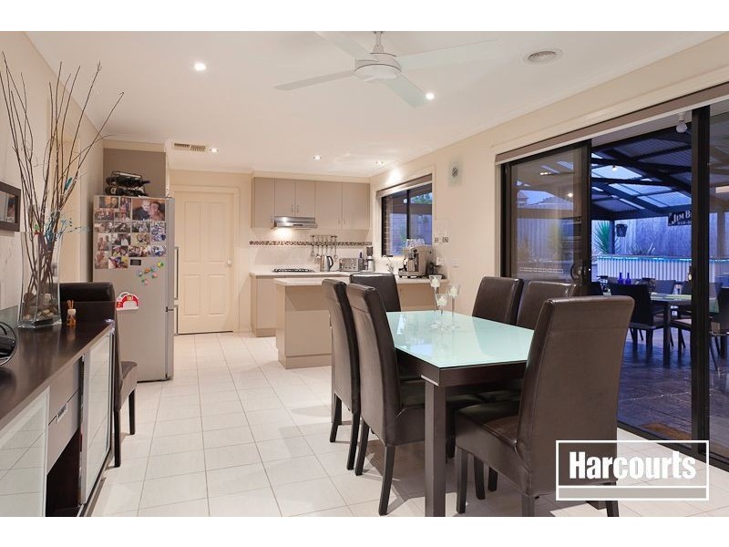 21 Swampgum Close, Pakenham VIC 3810