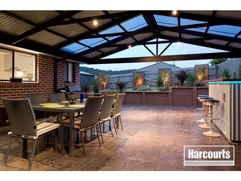 21 Swampgum Close, Pakenham VIC 3810