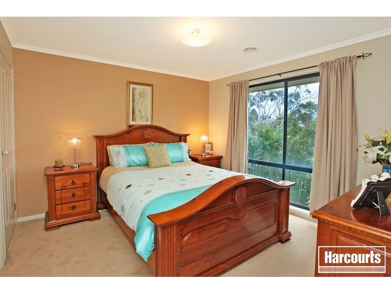 21 Riviera Drive, Pakenham VIC 3810