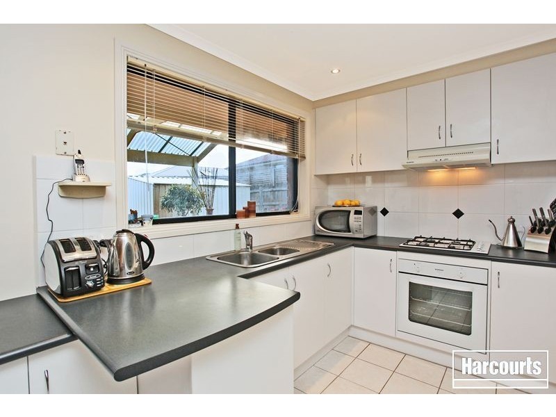 21 Riviera Drive, Pakenham VIC 3810