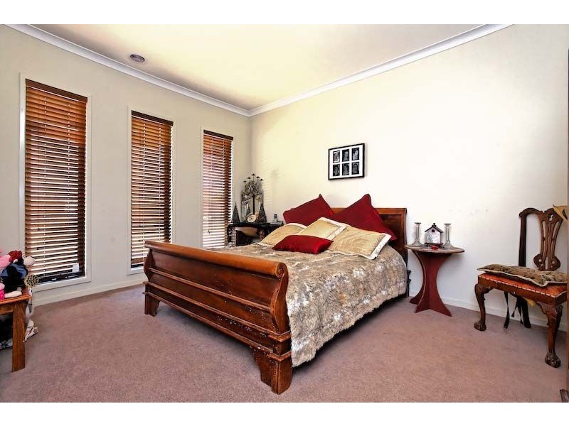 6 Goublurn Place, Pakenham VIC 3810