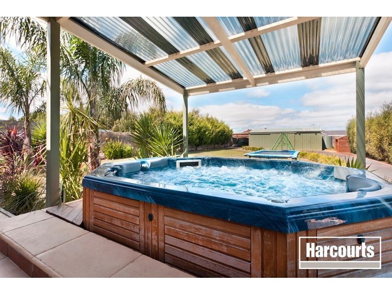 16 Jamie Court, Pakenham VIC 3810