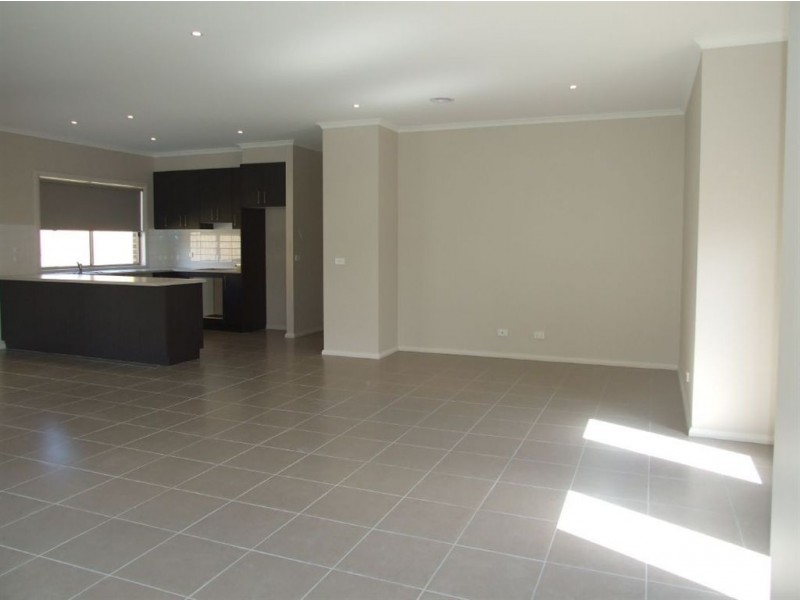 23 Central Avenue, Pakenham VIC 3810