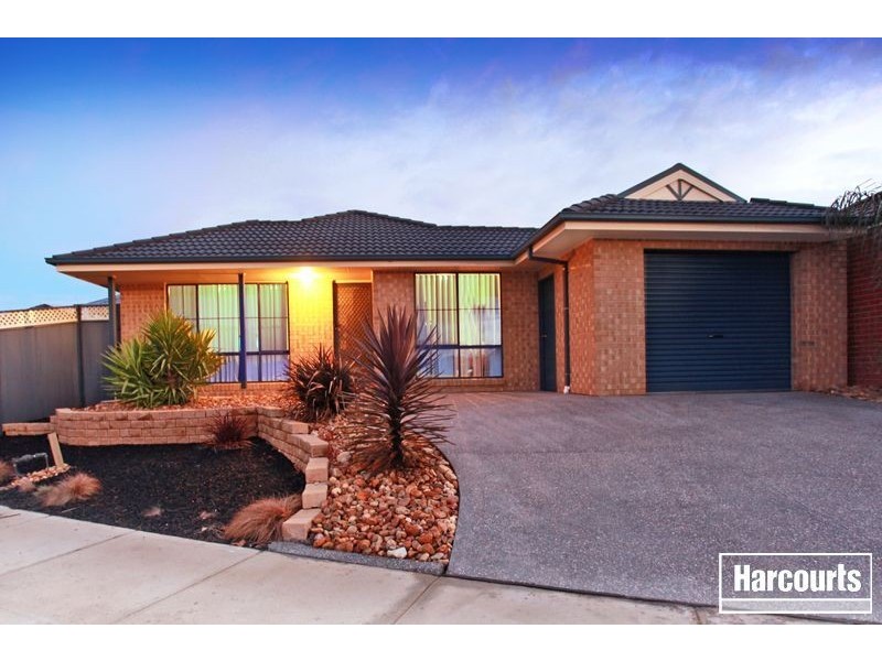 80 Sandalwood Drive, Pakenham VIC 3810
