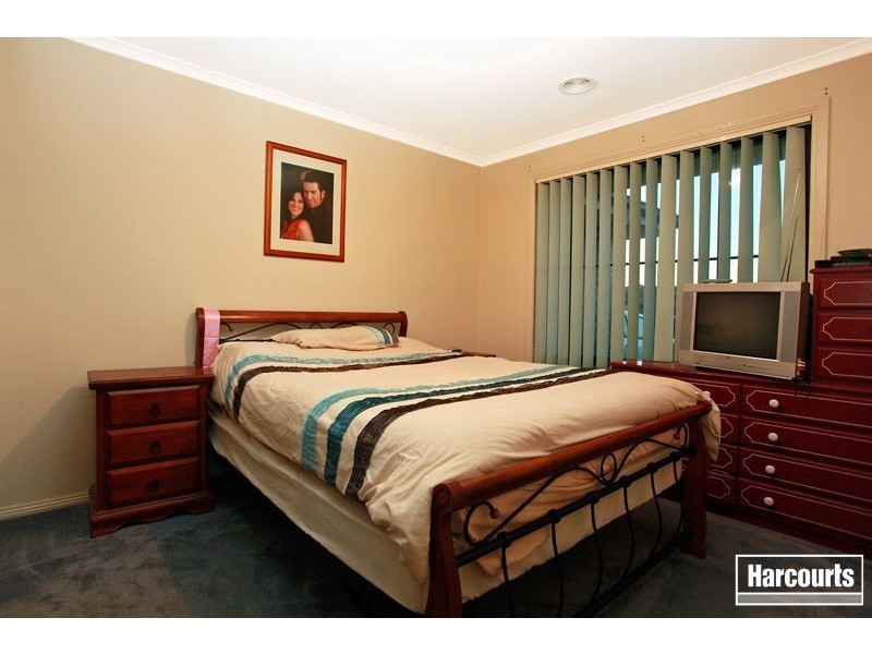 80 Sandalwood Drive, Pakenham VIC 3810