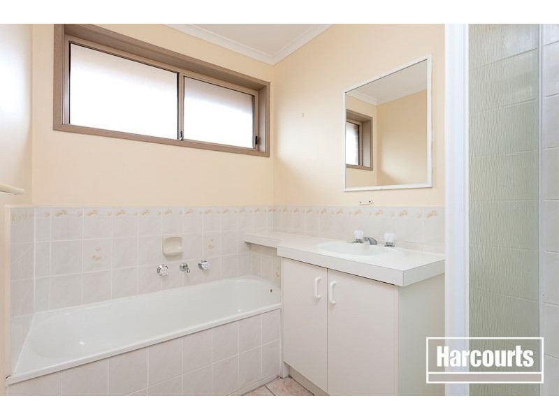 7 Montclaire Court, Pakenham VIC 3810