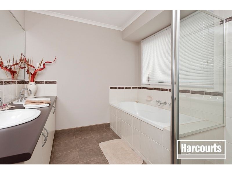 2 Mikasa Place, Pakenham VIC 3810