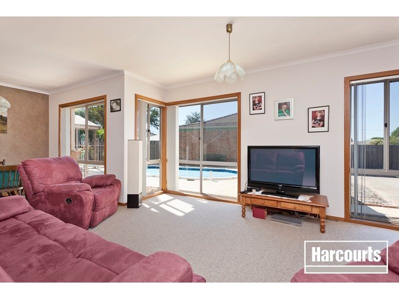 2 Ann Crescent, Pakenham VIC 3810