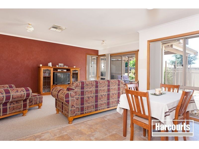 2 Ann Crescent, Pakenham VIC 3810