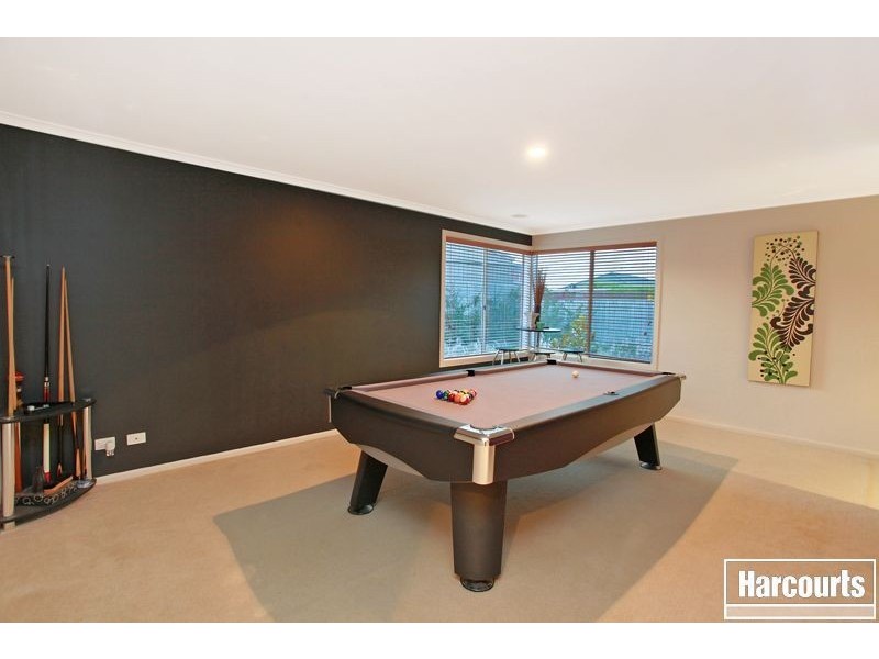 8 Honeyeater Way, Pakenham VIC 3810