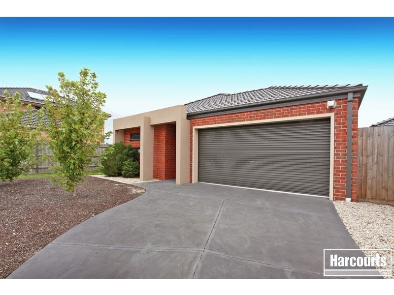 34 Freeman Drive, Pakenham VIC 3810