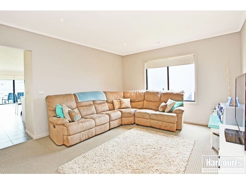 34 Freeman Drive, Pakenham VIC 3810