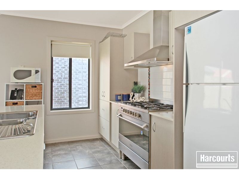 34 Freeman Drive, Pakenham VIC 3810