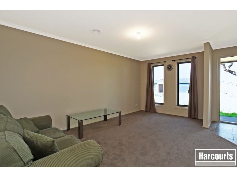 33 Ayesha Rise, Pakenham VIC 3810