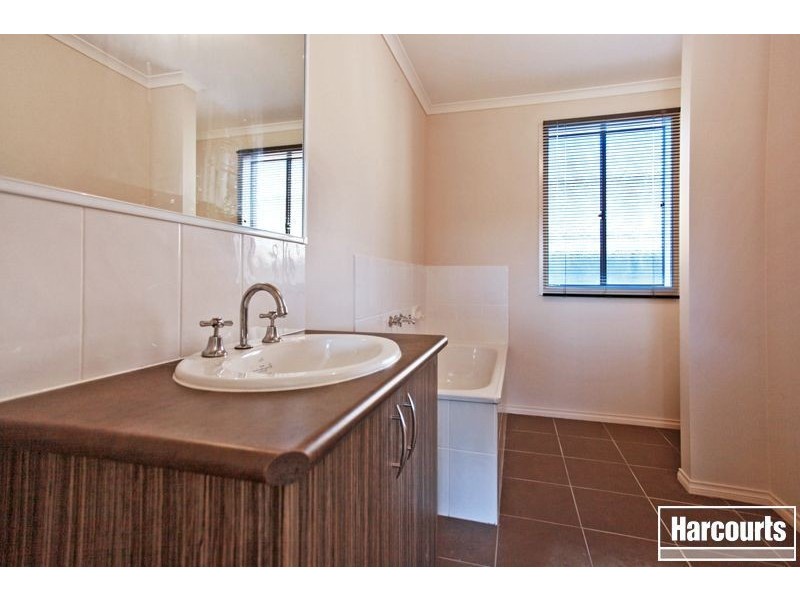 33 Ayesha Rise, Pakenham VIC 3810