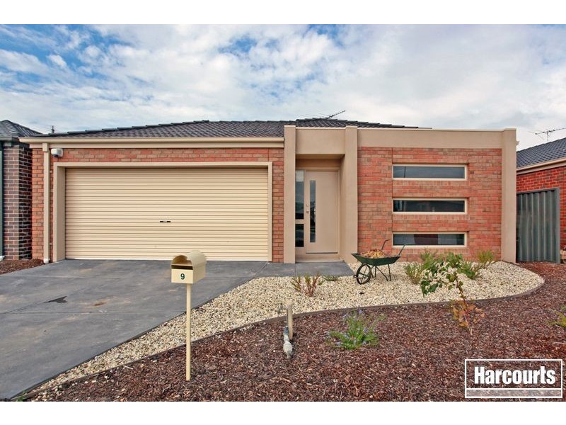 9 Elderberry Way, Pakenham VIC 3810