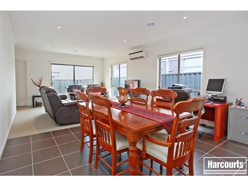 9 Elderberry Way, Pakenham VIC 3810