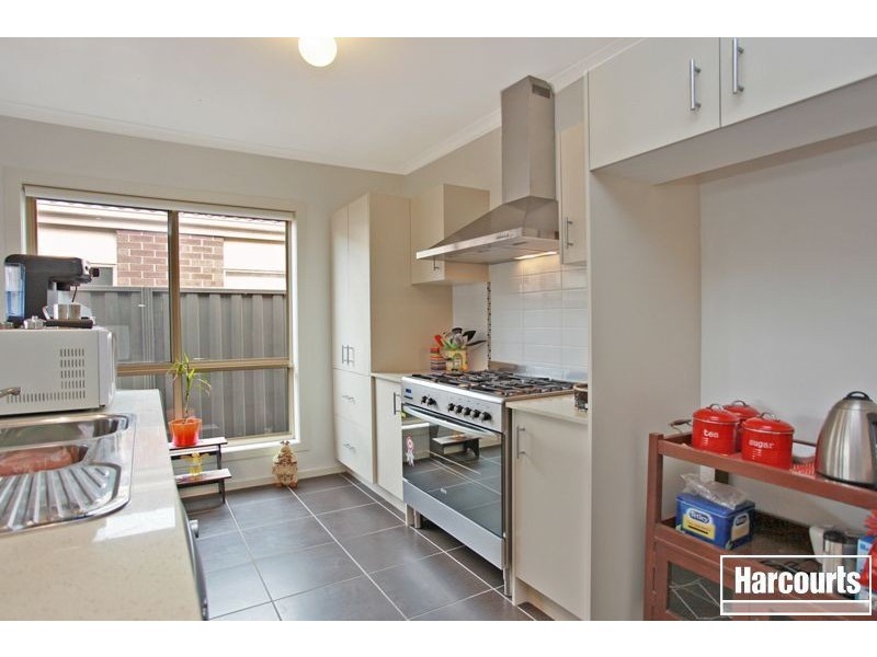 9 Elderberry Way, Pakenham VIC 3810