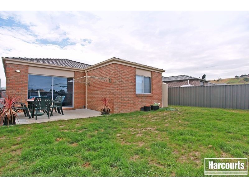 9 Elderberry Way, Pakenham VIC 3810