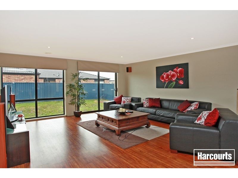 13 The Parkway, Pakenham VIC 3810