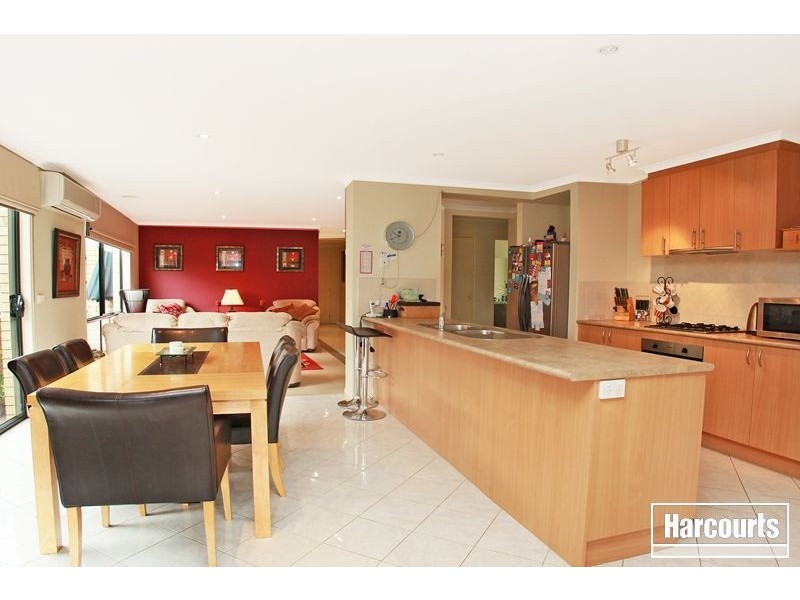 13 The Parkway, Pakenham VIC 3810