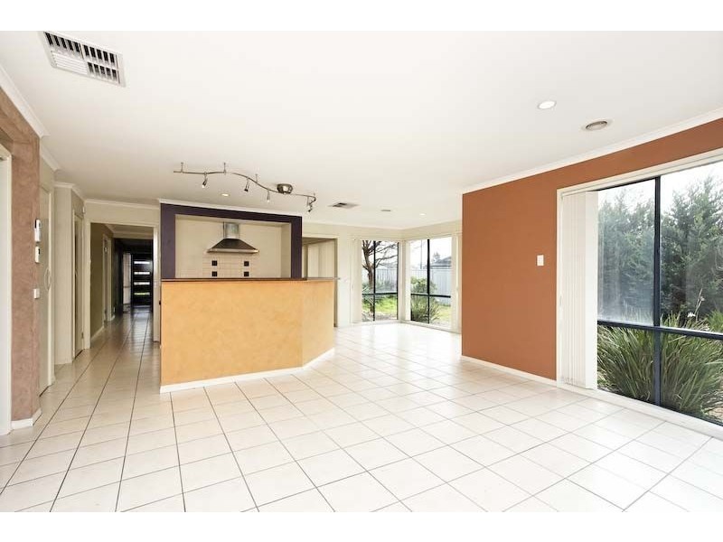 78 Oaklands Way, Pakenham VIC 3810