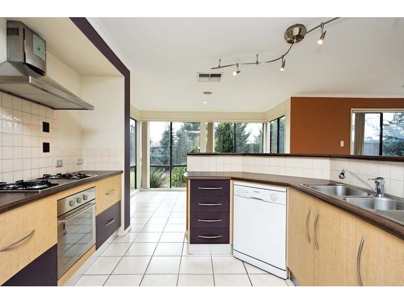 78 Oaklands Way, Pakenham VIC 3810