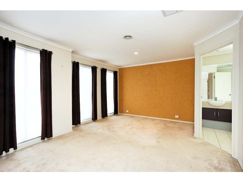 78 Oaklands Way, Pakenham VIC 3810