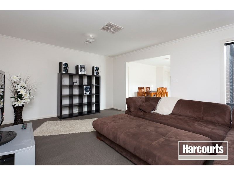 4 Lisa Avenue, Pakenham VIC 3810