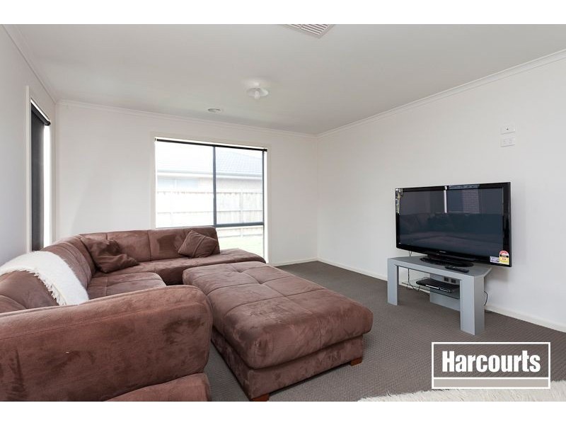 4 Lisa Avenue, Pakenham VIC 3810