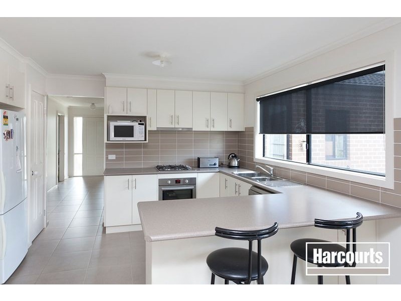 4 Lisa Avenue, Pakenham VIC 3810