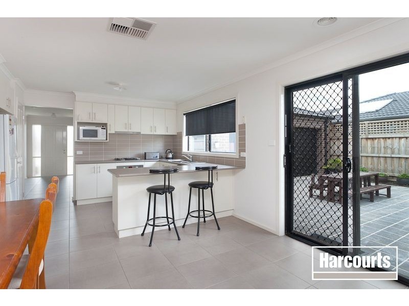 4 Lisa Avenue, Pakenham VIC 3810