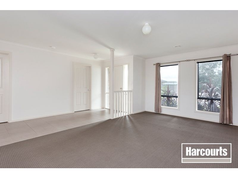 4 Lisa Avenue, Pakenham VIC 3810