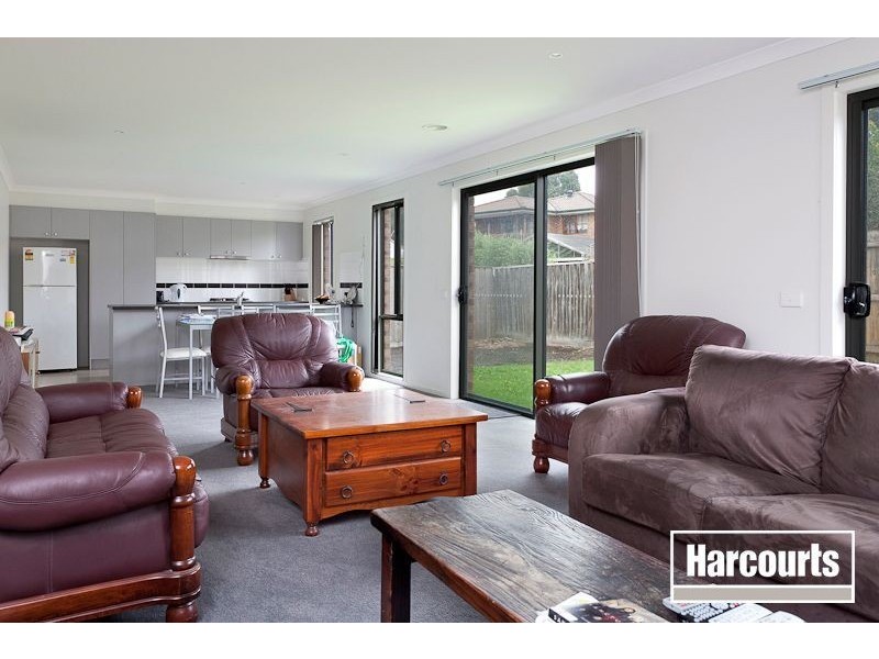 25 Kosta Boda Boulevard, Pakenham VIC 3810