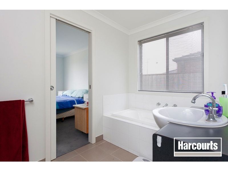 25 Kosta Boda Boulevard, Pakenham VIC 3810