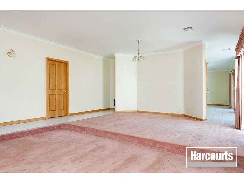 34 Eagle Drive, Pakenham VIC 3810