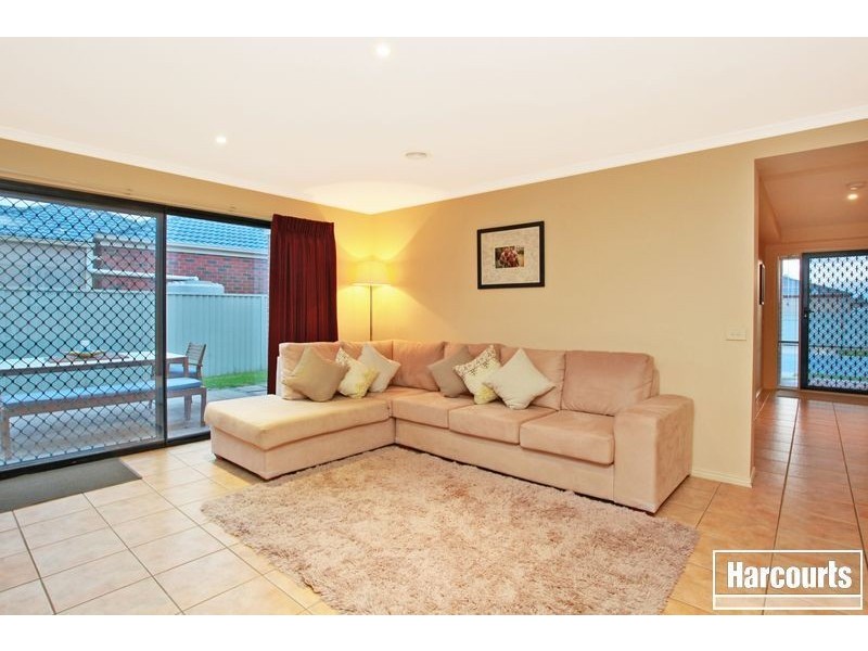 12 Latrobe Avenue, Pakenham VIC 3810