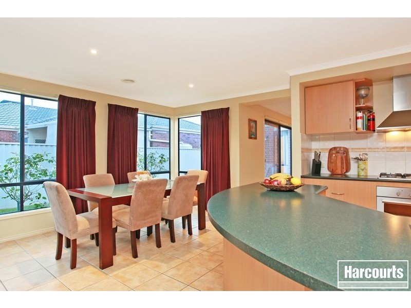 12 Latrobe Avenue, Pakenham VIC 3810